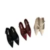 Elegantes Zapatos Rojos de Tacón Bajo con Diseño Único, Nuevo Estilo Primavera y Otoño 2025, Suela Suave, Punta Fina, Zapatos Mary Jane para Mujer de Tacón Bajo en Negro