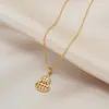 Nueva cadena de clavícula de lujo estilo coreano, collar versátil de acero de titanio de moda para mujer, colgante simple clásico de circón, accesorio versátil