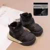 Botas de Neve Infantis 2026 Estilo Novo de Inverno Botas de Algodão Espessado com Forro de Lã Calçados Casuais de Algodão Quentes e Modernos para Meninos