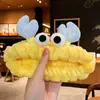 Faixa de cabeça de pelúcia divertida e peculiar para mulheres, com design de desenho animado, textura fofa e estilo de coroa alta, perfeita para lavar o rosto e adicionar um toque de sofisticação aos seus acessórios de cabelo.