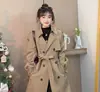 Trench coat de outono para mulheres, novo estilo, tamanho petite, versão coreana, design estiloso e elegante