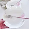 Pratos Cerâmicos Brancos Puros com Borda Dourada de 8 polegadas para Uso Doméstico Atacado Presentes Criativos Publicitários Personalizáveis Pratos Fundos de Porcelana