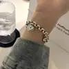 Pulseira de Bola Coração Punk Retrô para Mulheres Nicho High-End Celebridade da Internet Minimalista Europeu e Americano Hip-Hop Joias da Moda