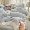 Estilo Coreano Acolchoado Cobertor de Cama Plush Totalmente Fosco Esculpido Conjunto de Quatro Peças Estilo Princesa Creme Plush de Leite Estilo Renda Capa de Edredom 4