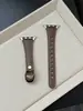 La nueva correa de cuero con hebilla en forma de C de Xiaoman Waist es compatible con Apple Watch Series 12, 11 y 10