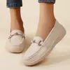 Novos mocassins de ajuste largo, sapatos baixos casuais femininos, sapatos mom de material macio e sola macia, mocassins femininos confortáveis de tamanho grande