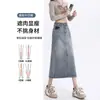 Falda de Mezclilla Color Claro para Cadera Mujer Primavera y Otoño 2025 Tendencia Versátil Nueva Cintura Alta Falda Midi de Línea A con Abertura