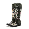 Botas de Caballero de Remaches Transfronterizas Nuevas Talla Grande Botas de Cuero Bordado Botas de Moda Casual de Comercio Exterior con Punta para Mujer