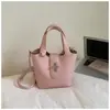 Bolsos de Mano Pequeños de Moda de Verano Más Vendidos para Mujer 2026 Nuevo Exquisito Mini Bolso Cubo Bolso Cruzado Versátil de Moda