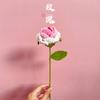 Ramo de rosas degradadas tejido a mano con ganchillo, flor eterna, acabado de lana, flor de simulación tejida, regalo de San Valentín para novia