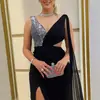 Vestido de noche sexy con escote en V profundo y abertura en la parte delantera, de malla doble con lentejuelas y hombros descubiertos, para banquetes transfronterizos de Europa y América.