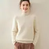 Suéter de Cashmere Liso Novo Outono e Inverno Feminino Gola Meia-Alta Ombro de Sete Pontos Camisa Básica Temperamento Commuter Quente Casual