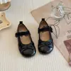 Sapatos pequenos de couro estilo princesa para meninas, novos sapatos de performance estilo coreano com laço, primavera/outono 2026, sapatilhas pequenas estilo Chanel
