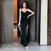 Vestido Sexy de Tirantes con Escote en V Profundo para Mujer, Primavera 2026, Negro, con Abertura, Ajustado, Bodycon, Largo, con un Toque de Lujo para Banquetes