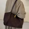 Bolso retro de moda para mujer de gran capacidad, nuevo bolso de hombro elegante para el otoño de 2026, bolso tote para el trabajo y el día a día con un diseño único