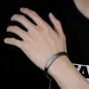 Pulsera de Acero de Titanio con Flecha Pequeña Transfronteriza para Hombres, Moderna y a la Moda, Estilo Minimalista de Alta Gama, Joyería de Diseño Sencillo de Nicho para Mujeres
