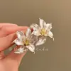 Pendientes Azules Klein con Flor, Modelo Nuevo 2026, Pendientes Florales con Diamantes Brillantes, Moda de Nicho, Pendientes Elegantes para Mujer