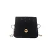 Bolso mini cuadrado de lujo ligero estilo coreano al por mayor para mujer, nuevo modelo otoño 2026, bolso de hombro con cadena de patrón oscuro, bolso cruzado para el día a día