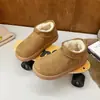 Botas de neve com sola grossa para mulheres, moda de inverno 2026, botinhas curtas de calçar, botas quentes de algodão, botinhas forradas com fleece