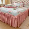 Falda de Cama Acolchada Rellena Acolchada Juego de Tres Piezas Cálida de Invierno Leche Polar Falda de Cama Individual Cubrecama Dos en Uno Colcha