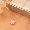 Luxo Leve e Sensação de Alta Qualidade, Colar com Pingente de Bolsa de Zircônia Ultra Brilhante, Design Exclusivo, Moderno, Exquisite, Versátil, Corrente Elegante para Clavícula