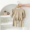 Conjunto Infantil Estilo Coreano para Bebês e Crianças Pequenas 2026 Novidades de Outono Conjunto de Duas Peças com Calça Flare e Babados para Bebê Menina
