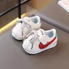 Novidade da Primavera de 2026, Sapatos de Bebê para Meninas, Sapatos para Crianças Pequenas com Sola Macia, Sapatos Esportivos e de Lazer para Meninos Pequenos Forrest Gump
