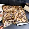 Bufanda de Seda Retro con Estampado de Leopardo para Mujer, Pañuelo Cuadrado, Chal de Alta Gama, Bufanda para el Cuello Protección Solar, Pañuelo para la Cabeza, Bufanda