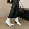 Botines de tacón alto de alta calidad en color marrón con estampado de lichi para mujer, nuevo estilo europeo y americano 2026, punta fina, tacón delgado, botas de moda ajustadas