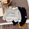 Conjunto de Ropa de Otoño para Niños Nuevo Fresco Atractivo Moderno Chaqueta de Cuero Sudadera con Capucha para Niños Pantalones Deportivos Casuales Conjunto de Tres Piezas