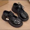 Sapatos de couro estilosos para meninas, nova coleção primavera/outono 2026, tamanhos médios e grandes, com laço, modernos e versáteis, estilo Mary Jane para meninas pequenas
