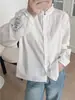 Camisa bordada com gola de renda estilo francês para mulheres, blusa branca com manga floral, novo top de outono, camisa com gola alta e manga de renda