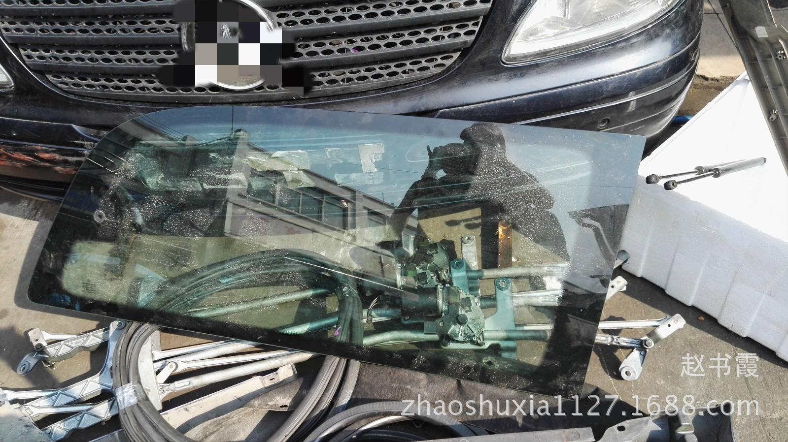 2010年款奔驰唯雅诺636右后侧围玻璃2_meitu_5