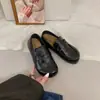 Mocassins de plataforma grossa estilo britânico com salto escondido, nova coleção outono 2026, estilo preppy versátil, sapatos casuais de couro para mulheres