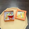 Llavero de Mini Ramo Tejido a Mano "Gracias por Estar Aquí" Colgante con Etiqueta para Regalo del Día del Maestro, Adorno para Bolso para Maestros