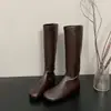 Botas elásticas estilo retrô novo, com aumento interno de altura, botas justas para uso externo, bico redondo, salto de 4 cm, versáteis, 2026 botas longas para outono e inverno, aumento de altura
