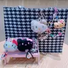Cadena para Teléfono de Peluche de Dibujos Animados Kt con Lazo y Perlas Llavero Creativo Colgante Pequeño Muñeco Funda de Teléfono Correa para Cámara