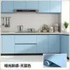 Pegatinas para gabinetes para renovación de muebles, autoadhesivas, impermeables, resistentes al aceite y a la humedad, adecuadas para gabinetes de cocina, armarios y cambios de color de puertas; presenta una textura similar a la piel