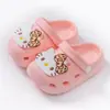 Zuecos infantiles de EVA para verano, sandalias antideslizantes de interior con estampado de leopardo y Gato KT para niños mayores y pequeños