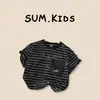 Camiseta de Verano a Rayas Estilo Coreano Holgada de Manga Corta para Niños 2026 Nuevo Modelo para Niños Pequeños y Medianos Ropa de Verano con Bolsillo 3D Camiseta de Moda