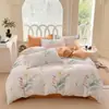 Suave juego de ropa de cama de lujo con estampado floral rosa, tela cepillada de doble cara engrosada, fresco y dulce, adecuado para todas las estaciones en el dormitorio