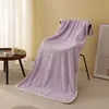 Toalha de banho de lã de coral coberta de nuvem engrossada Extra-grande absorvendo água de secagem rápida presente doméstico vestindo roupão de banho sem cabelo