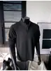 Camiseta Henley de manga larga blanca Cleanfit deconstruida para hombre, undershirt texturizada de corte holgado de moda para primavera/otoño