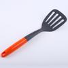 Fábrica de Origen Juego de Utensilios de Cocina de Nylon de 9 Piezas Antiadherente Se Puede Usar con Soporte, Cuchara para Sopa, Espátula Ranurada, Batidor, Cuchara, Triturador de Papas