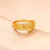 Diseño de nicho chapado en oro Corona dorada boca abierta anillo femenino Alto sentido Moda anillo de corona nuevo femenino suministro