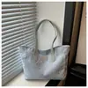 Bolsa Tote Casual Estilo Coreano de Gran Capacidad 2026 Verano Nuevo Bolso de Hombro Único Bolso de Mano Texturizado con Estrellas y Lunares