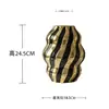 Ornamento Artístico Moderno de Luxo Leve Amostra Sala de Estar Decoração Artesanato Vaso de Cerâmica Branco Preto Dourado Jingchu
