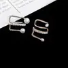 Pinzas para Orejas Redondas Huecas de Circonita Super Brillantes para Mujeres Sin Perforaciones, Pinzas de Hélice de Oreja de Moda y Versátiles, Pendientes Exquisitos y de Alta Gama
