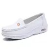 Zapatos de enfermera para mujer, nuevo modelo de otoño, con amortiguación de aire, cómodos y no fatigantes, suela suave, transpirables, antideslizantes, zapatos de trabajo médicos blancos, en stock