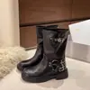 Botas Doc Martens Marrons de Solado Grosso Femininas 2026 Outono/Inverno Novo Estilo Estilo Britânico Botas Western Cowboy de Couro Botas de Cano Curto Femininas